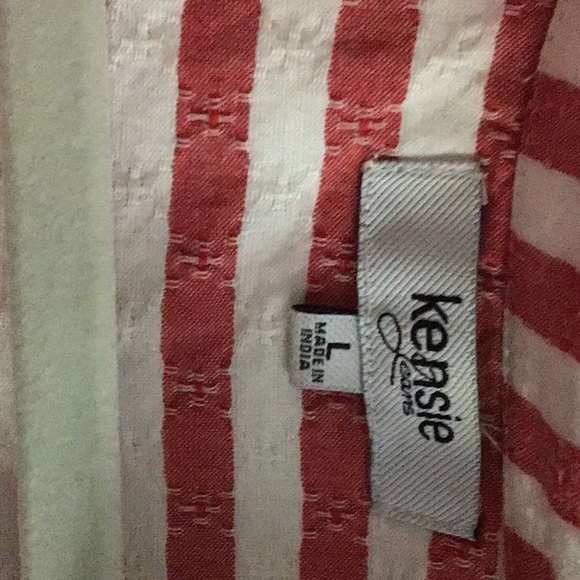 Adorable sleeveless stripe top with fringe, L - Picture 2 of 4